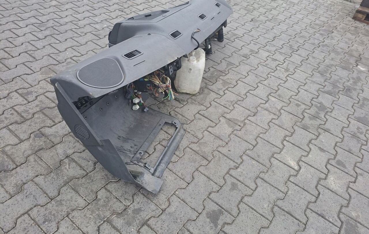 KONSOLA KOMPLETNA KOKPIT DESKA VOLVO FM 9 13 LIFT - Dashboard for Truck: picture 2 KONSOLA KOMPLETNA KOKPIT DESKA VOLVO FM 9 13 LIFT - Dashboard for Truck: picture 2