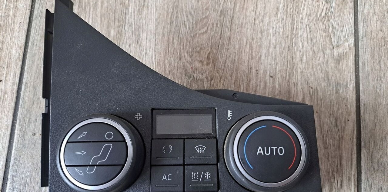OEM PANEL NAWIEWU OGRZEWANIA KLIMATYZACJI VOLVO FH 4 22131006 - Tachograph for Truck: picture 2 OEM PANEL NAWIEWU OGRZEWANIA KLIMATYZACJI VOLVO FH 4 22131006 - Tachograph for Truck: picture 2