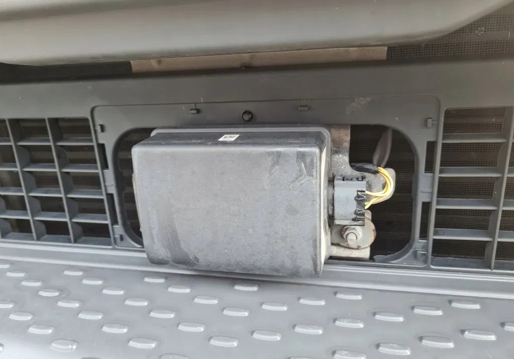 RADAR DISTRONIK CZUJNIK SENSOR RENAULT GAMA T C K D RANGE VOLVO FH 4 FM 4 22075780 - P07 21723744 - P06 - Sensor: picture 1 RADAR DISTRONIK CZUJNIK SENSOR RENAULT GAMA T C K D RANGE VOLVO FH 4 FM 4 22075780 - P07 21723744 - P06 - Sensor: picture 1