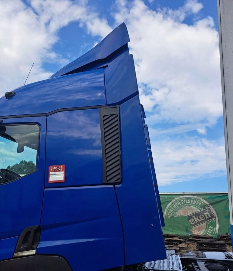 Renault GAMA-T Renault - Aerodynamics/ Spoiler for Truck: picture 1 Renault GAMA-T Renault - Aerodynamics/ Spoiler for Truck: picture 1