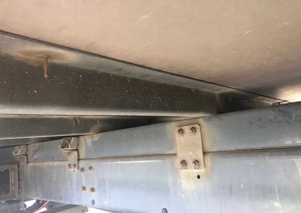 SONNTAG SONNTAG, 7,30x2,50x2,50 - Curtainsider truck: picture 4 SONNTAG SONNTAG, 7,30x2,50x2,50 - Curtainsider truck: picture 4
