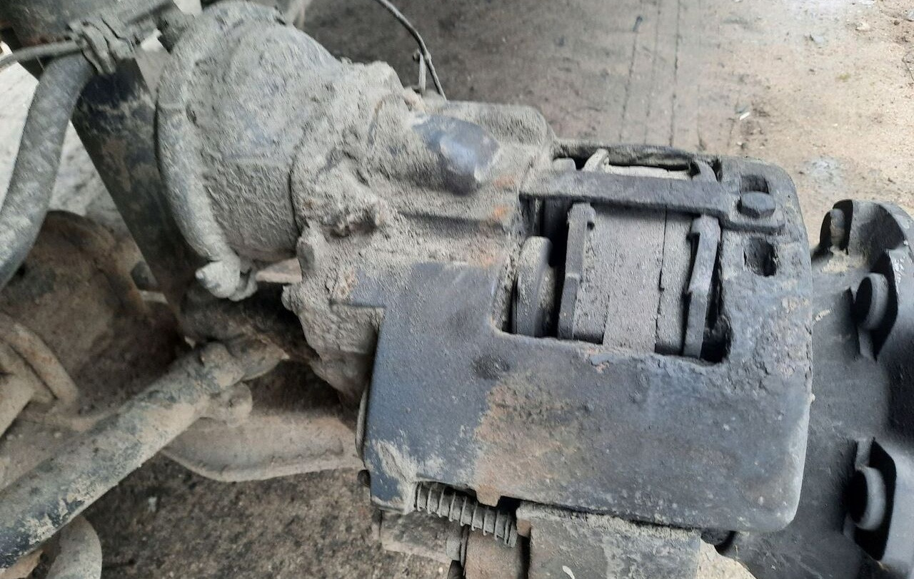 VOLVO FL 6 00-06 R 17.5 8 SZPILEK - Brake caliper for Truck: picture 3 VOLVO FL 6 00-06 R 17.5 8 SZPILEK - Brake caliper for Truck: picture 3