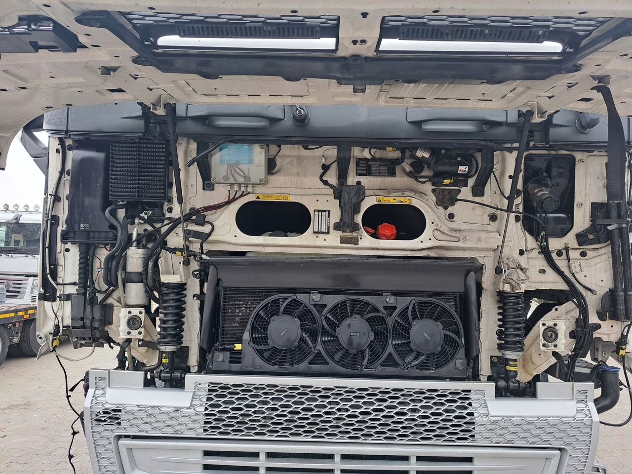 VOLVO GOŁY SZKIELET VOLVO FH 4 EURO 6 XL - Cab for Truck: picture 5 VOLVO GOŁY SZKIELET VOLVO FH 4 EURO 6 XL - Cab for Truck: picture 5