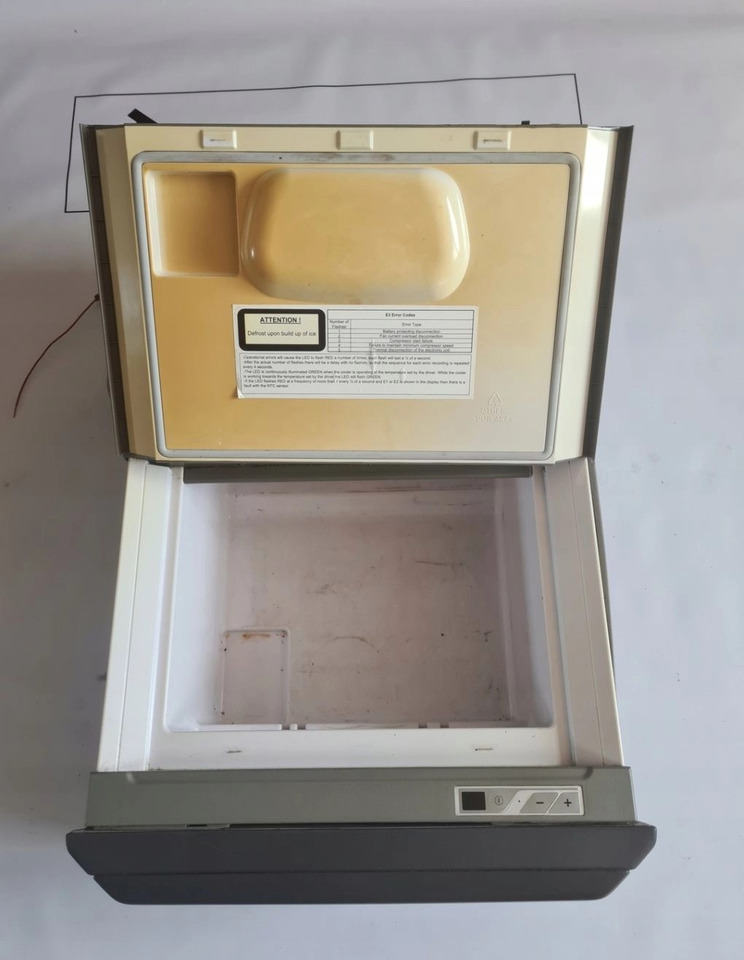 VOLVO LODÓWKA CHŁODZIARKA VOLVO FH 13 LIFT - Cab and interior for Truck: picture 5 VOLVO LODÓWKA CHŁODZIARKA VOLVO FH 13 LIFT - Cab and interior for Truck: picture 5