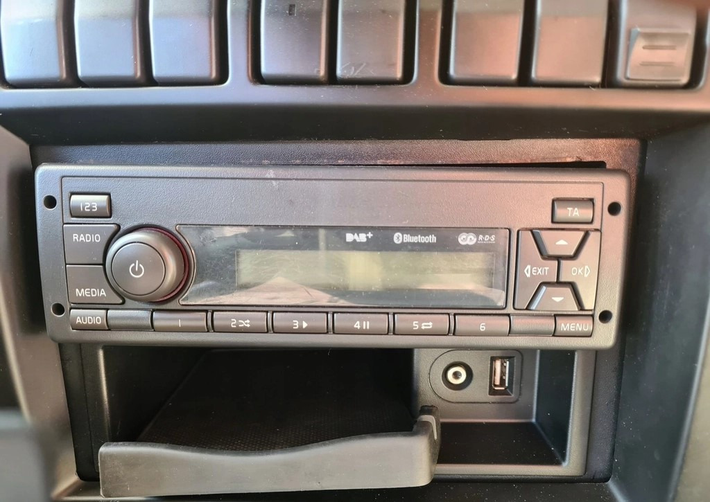 VOLVO RADIO MP3 BLUETOOTH CD AUX USB 12V VOLVO FE FL EURO 6 - Cab and interior for Truck: picture 3 VOLVO RADIO MP3 BLUETOOTH CD AUX USB 12V VOLVO FE FL EURO 6 - Cab and interior for Truck: picture 3