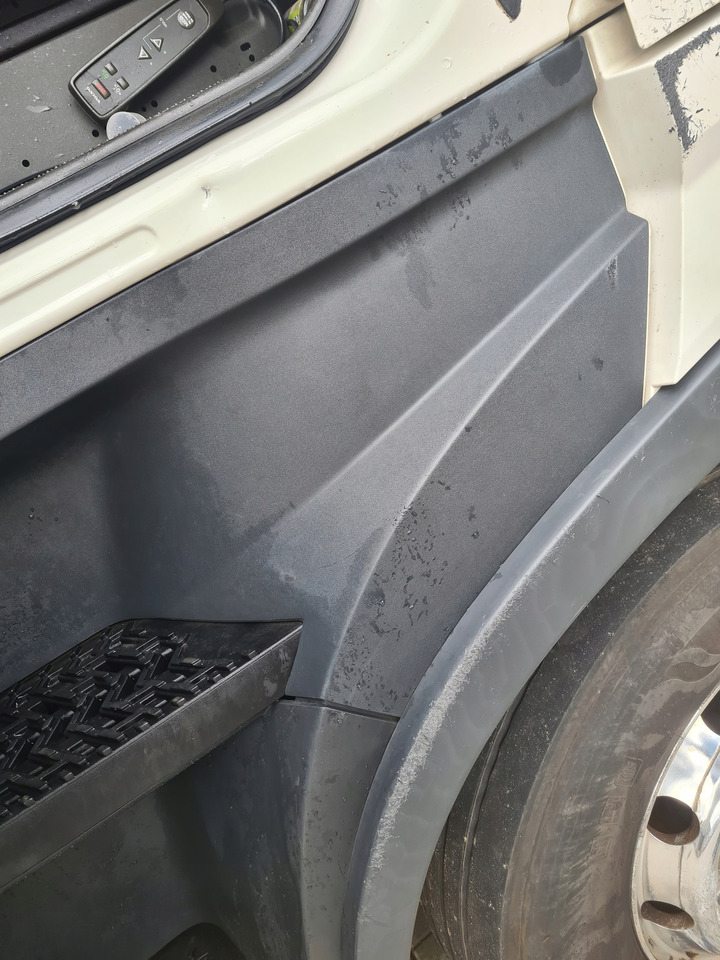 VOLVO STOPIEŃ STOPNICA KOMPLETNA LEWA STELAŻ ORYGINAŁ VOLVO FH 5 - Footstep for Truck: picture 3 VOLVO STOPIEŃ STOPNICA KOMPLETNA LEWA STELAŻ ORYGINAŁ VOLVO FH 5 - Footstep for Truck: picture 3