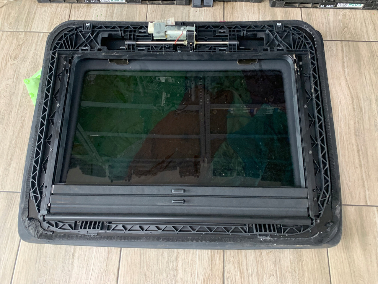 VOLVO SZYBERDACH KOMPLETNY VOLVO FH 4 - Cab and interior for Truck: picture 3 VOLVO SZYBERDACH KOMPLETNY VOLVO FH 4 - Cab and interior for Truck: picture 3