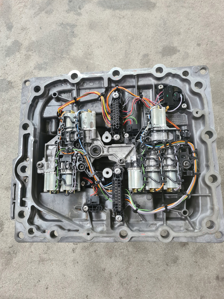 VOLVO WYBIERAK SKRZYNI BIEGÓW "TRAG G" Z RETARDEREM VOLVO FH 4 5 RENAULT GAMA T - Gearbox and parts for Truck: picture 3 VOLVO WYBIERAK SKRZYNI BIEGÓW "TRAG G" Z RETARDEREM VOLVO FH 4 5 RENAULT GAMA T - Gearbox and parts for Truck: picture 3