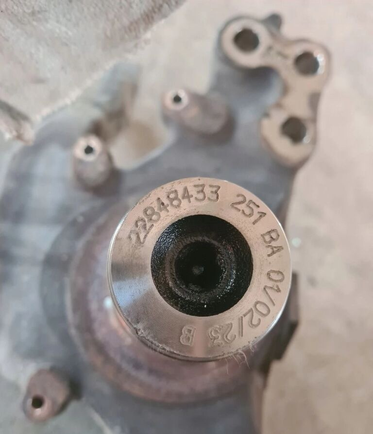 Volvo FH 4 FM 4 FH 5 FM 5 RENAULT GAMA T FI 58 22848432 22848433 Volvo VOLVO FH 4 FM 4 FH 5 FM 5 RENAULT GAMA T FI 58 22848433 - Steering knuckle for Truck: picture 3 Volvo FH 4 FM 4 FH 5 FM 5 RENAULT GAMA T FI 58 22848432 22848433 Volvo VOLVO FH 4 FM 4 FH 5 FM 5 RENAULT GAMA T FI 58 22848433 - Steering knuckle for Truck: picture 3