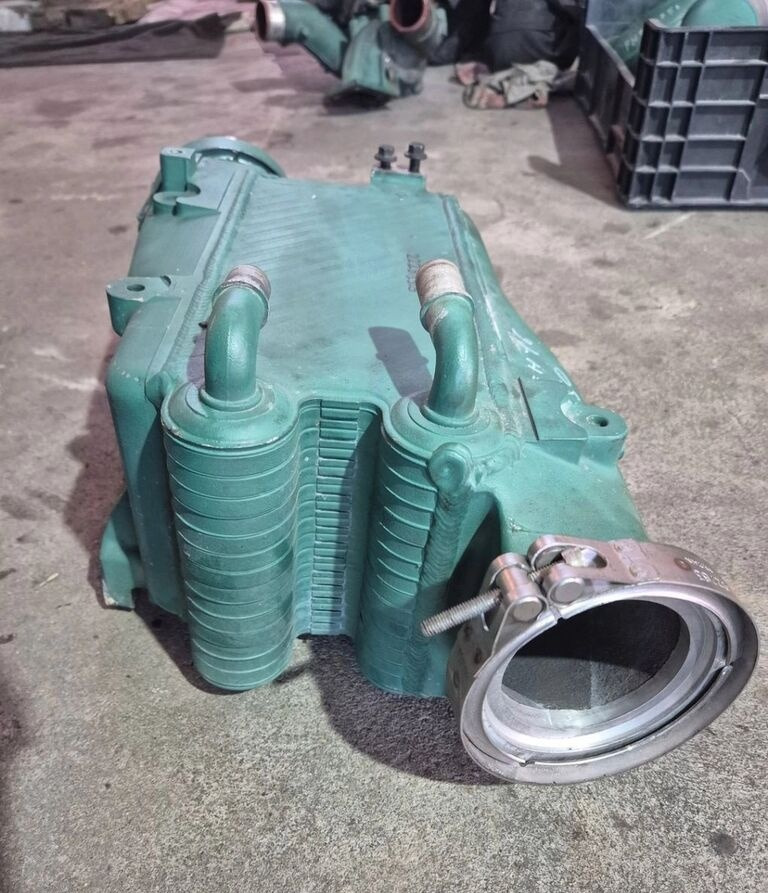 Volvo SPALIN EGR FH 4 FH 16 EURO 6 22281909 Volvo SPALIN EGR VOLVO FH 4 FH 16 EURO 6 22281909 - Intercooler for Truck: picture 2 Volvo SPALIN EGR FH 4 FH 16 EURO 6 22281909 Volvo SPALIN EGR VOLVO FH 4 FH 16 EURO 6 22281909 - Intercooler for Truck: picture 2