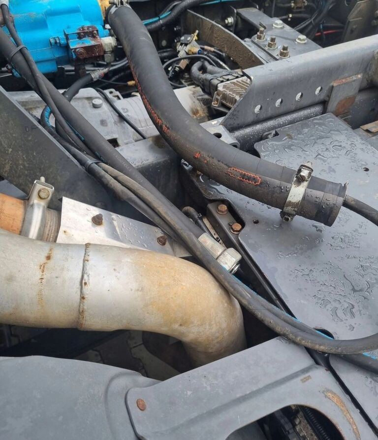 Volvo TŁUMIK FE RENAULT PREMIUM DXI D7 EUV Volvo Volvo OE - Catalytic converter for Truck: picture 3 Volvo TŁUMIK FE RENAULT PREMIUM DXI D7 EUV Volvo Volvo OE - Catalytic converter for Truck: picture 3