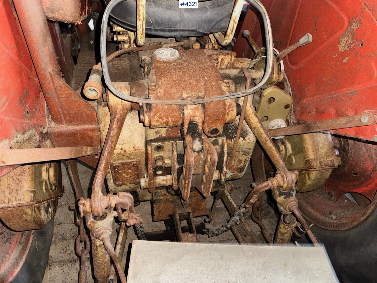 Farm tractor 1971 Zetor 4511: picture 16