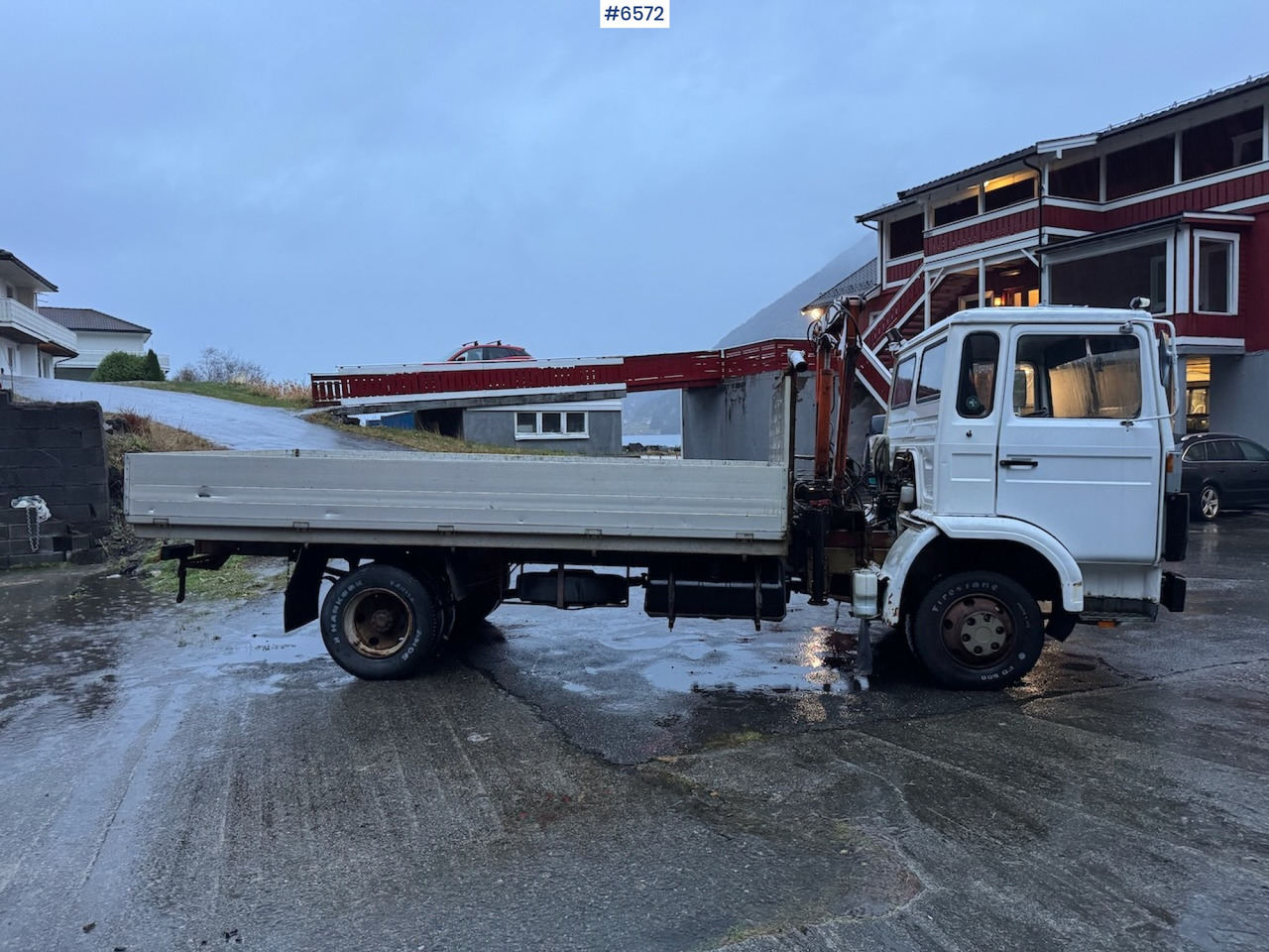 1980 Volvo F408 Turbo 6 4x2 w/ crane - Dropside/ Flatbed truck, Crane truck: picture 1 1980 Volvo F408 Turbo 6 4x2 w/ crane - Dropside/ Flatbed truck, Crane truck: picture 1