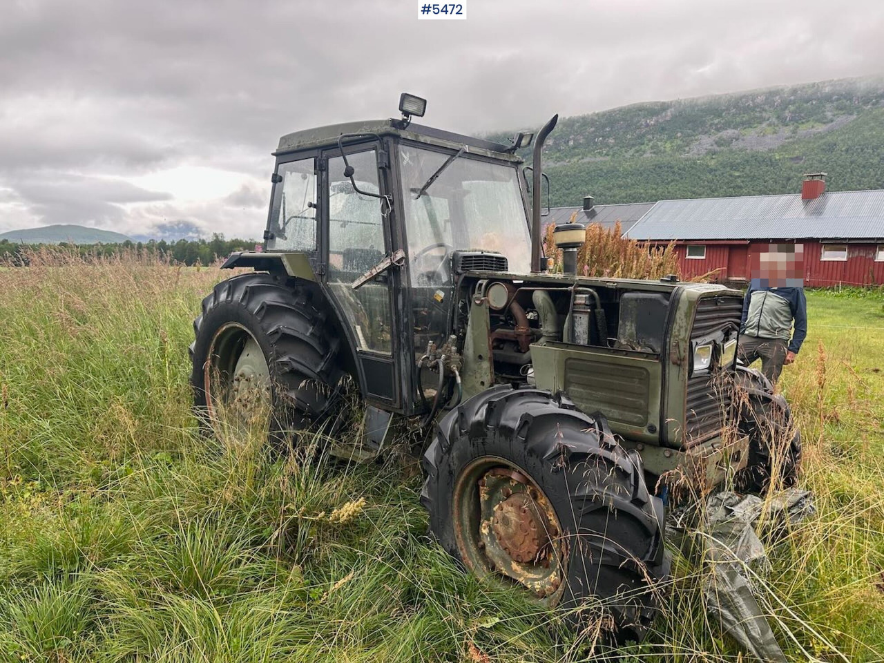 1988 Massey-Ferguson 375 tractor w/ front loader, earthmoving bucket and snow bucket. - Farm tractor: picture 3 1988 Massey-Ferguson 375 tractor w/ front loader, earthmoving bucket and snow bucket. - Farm tractor: picture 3