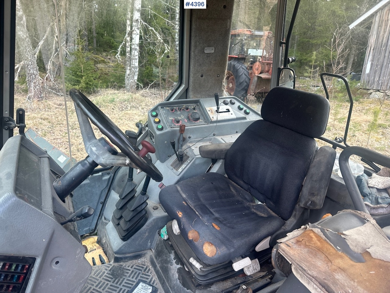 Farm tractor 1991 Massey-Ferguson 3060 4x4 tractor. Rep. object: picture 31