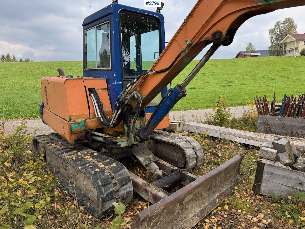 1992 Hanix H45 w/ 4 drawers and spike hammer - Mini excavator: picture 5 1992 Hanix H45 w/ 4 drawers and spike hammer - Mini excavator: picture 5