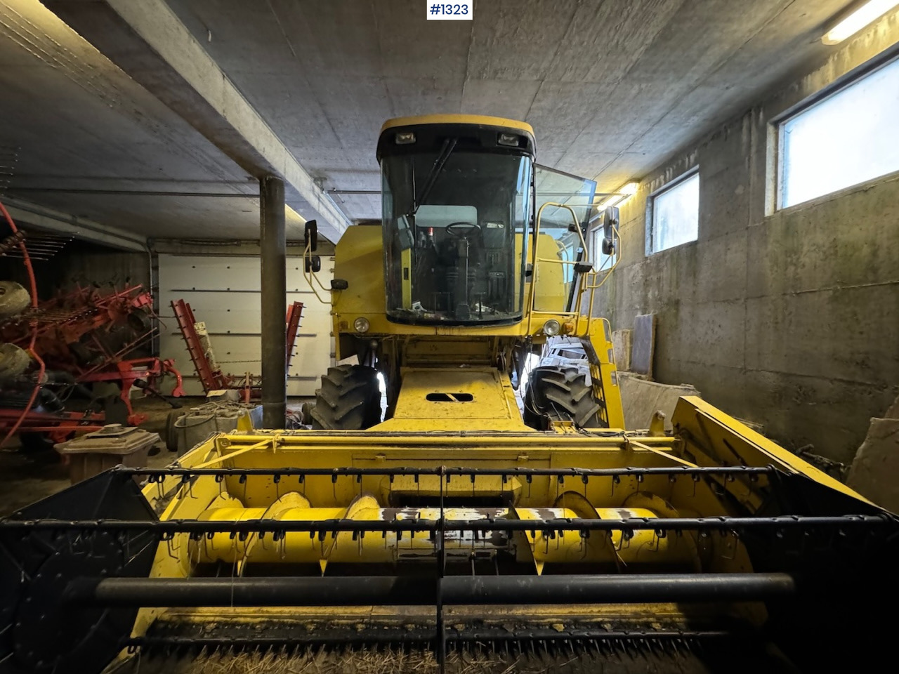 1992 New Holland TC52 Combine - Combine harvester: picture 3 1992 New Holland TC52 Combine - Combine harvester: picture 3
