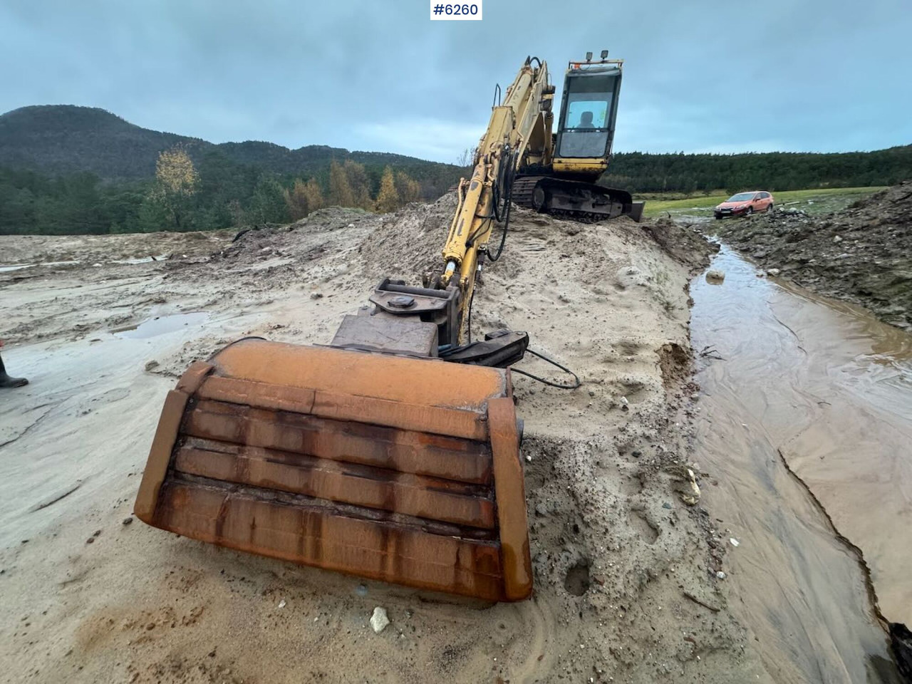 1998 Komatsu PC130-6K with Grading Bucket and Digging Bucket! - Excavator: picture 4 1998 Komatsu PC130-6K with Grading Bucket and Digging Bucket! - Excavator: picture 4