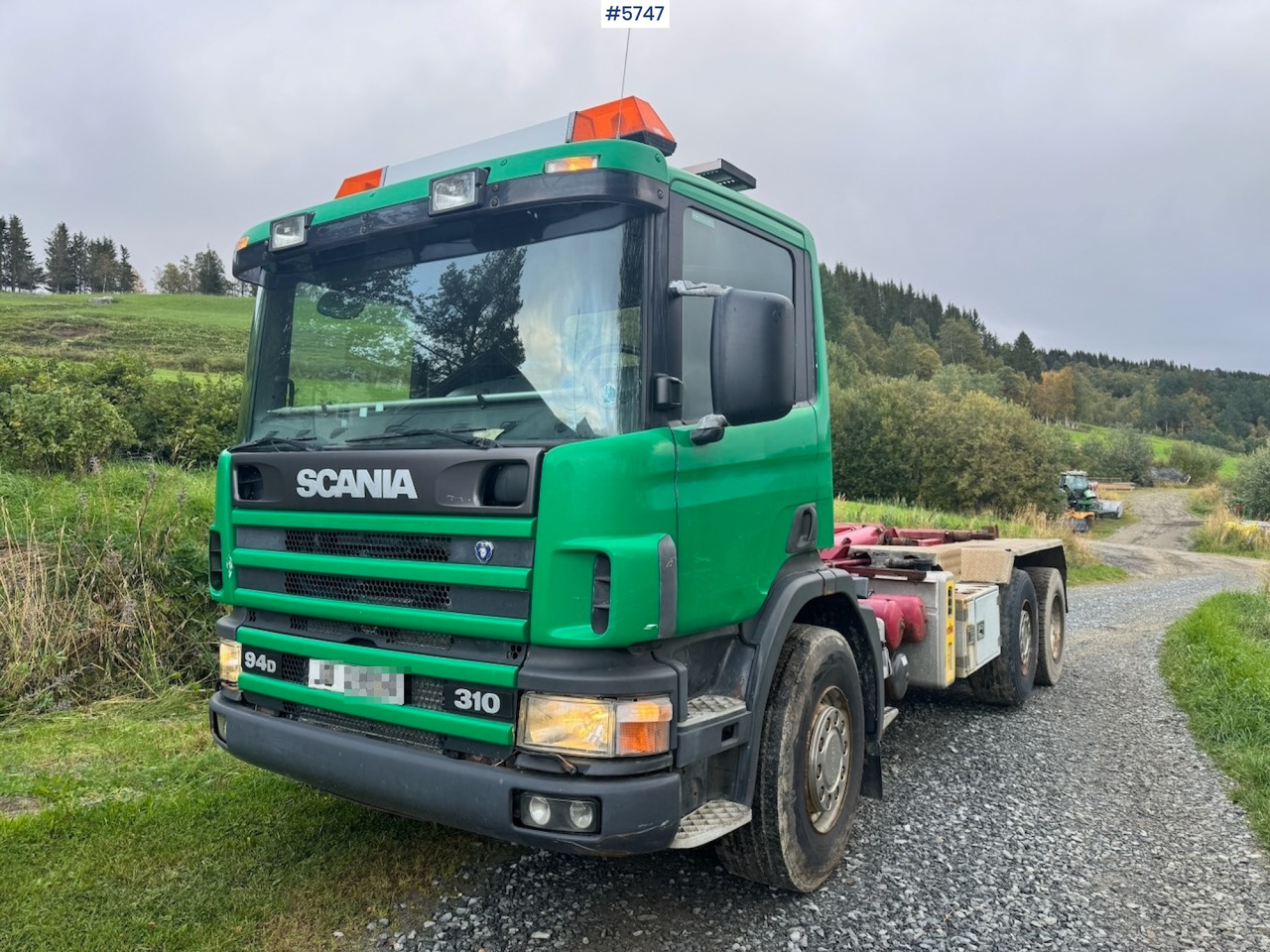 1998 Scania 94D 310 Hook‑truck - Hook lift truck: picture 1 1998 Scania 94D 310 Hook‑truck - Hook lift truck: picture 1