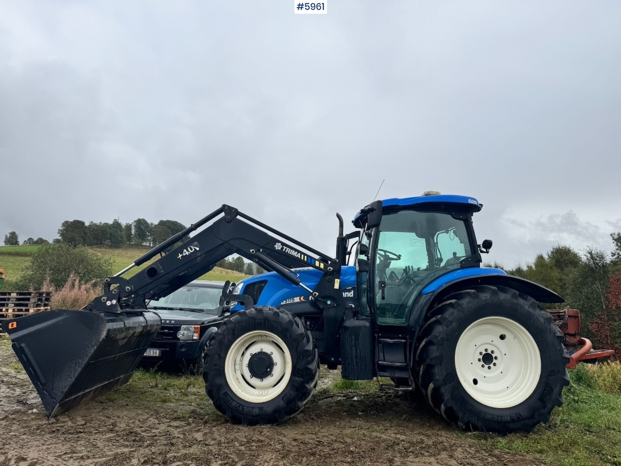 2004 New Holland TS115A with front loader - Farm tractor: picture 1 2004 New Holland TS115A with front loader - Farm tractor: picture 1
