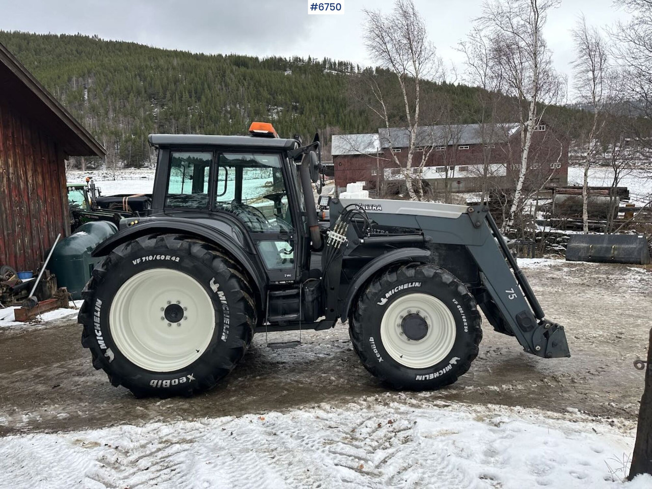 2006 Valtra T190 4x4 w/ Front loader and new gearbox! SEE VIDEO. - Farm tractor: picture 1 2006 Valtra T190 4x4 w/ Front loader and new gearbox! SEE VIDEO. - Farm tractor: picture 1