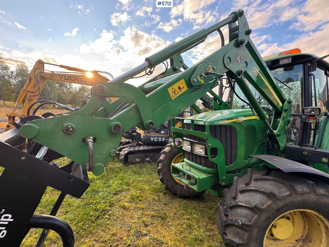 Farm tractor 2008 John Deere 6320 SE with front loader and 2 buckets!: picture 11