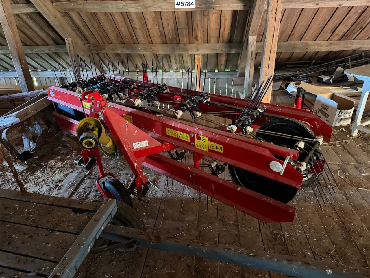 2008 SIP Favorit 220 Side Delivery Rake - Hay and forage equipment: picture 3 2008 SIP Favorit 220 Side Delivery Rake - Hay and forage equipment: picture 3