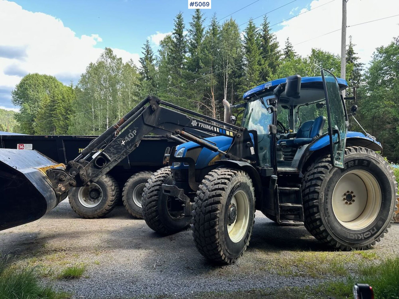2009 New Holland T6040 SS w/ Trima front loader - Farm tractor: picture 1 2009 New Holland T6040 SS w/ Trima front loader - Farm tractor: picture 1