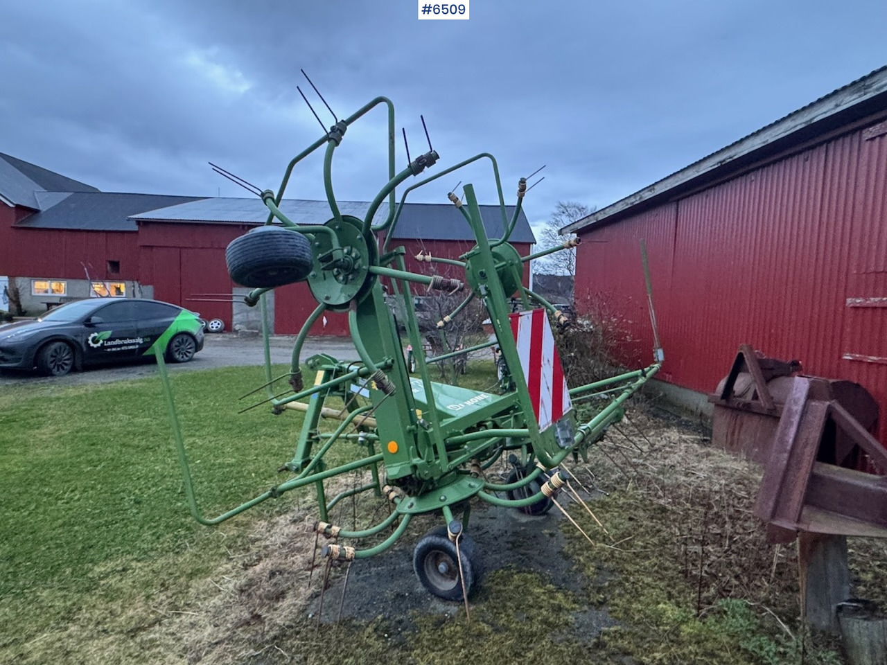 2011 Krone KW 5.52 tedder - Hay and forage equipment: picture 3 2011 Krone KW 5.52 tedder - Hay and forage equipment: picture 3