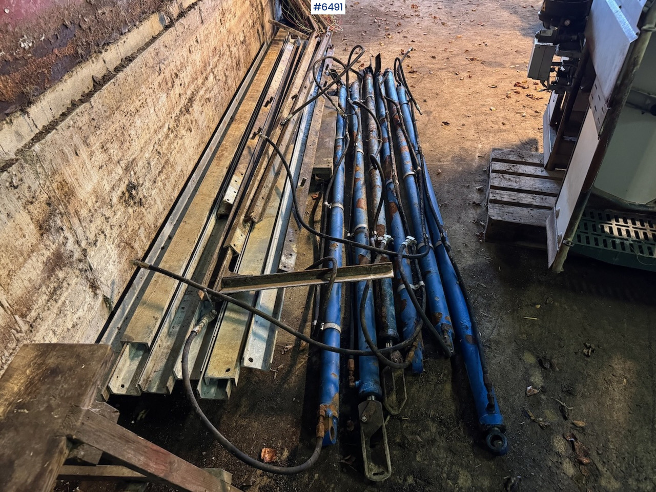 2015 Hydraulic shovel system w/ motor - Livestock equipment: picture 1 2015 Hydraulic shovel system w/ motor - Livestock equipment: picture 1