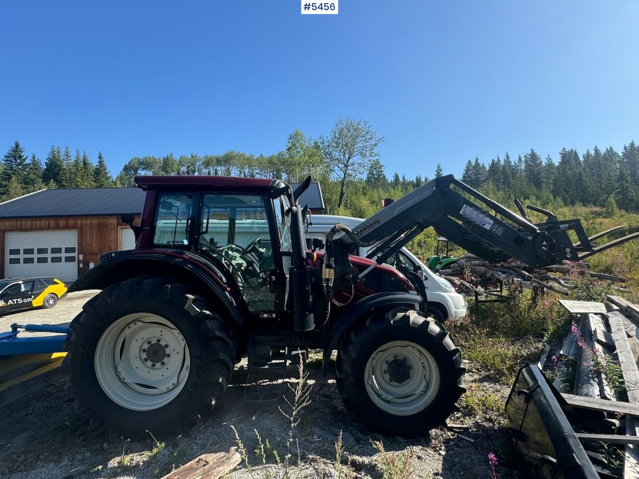 2015 Valtra N123 w/ front loader - Farm tractor: picture 1 2015 Valtra N123 w/ front loader - Farm tractor: picture 1