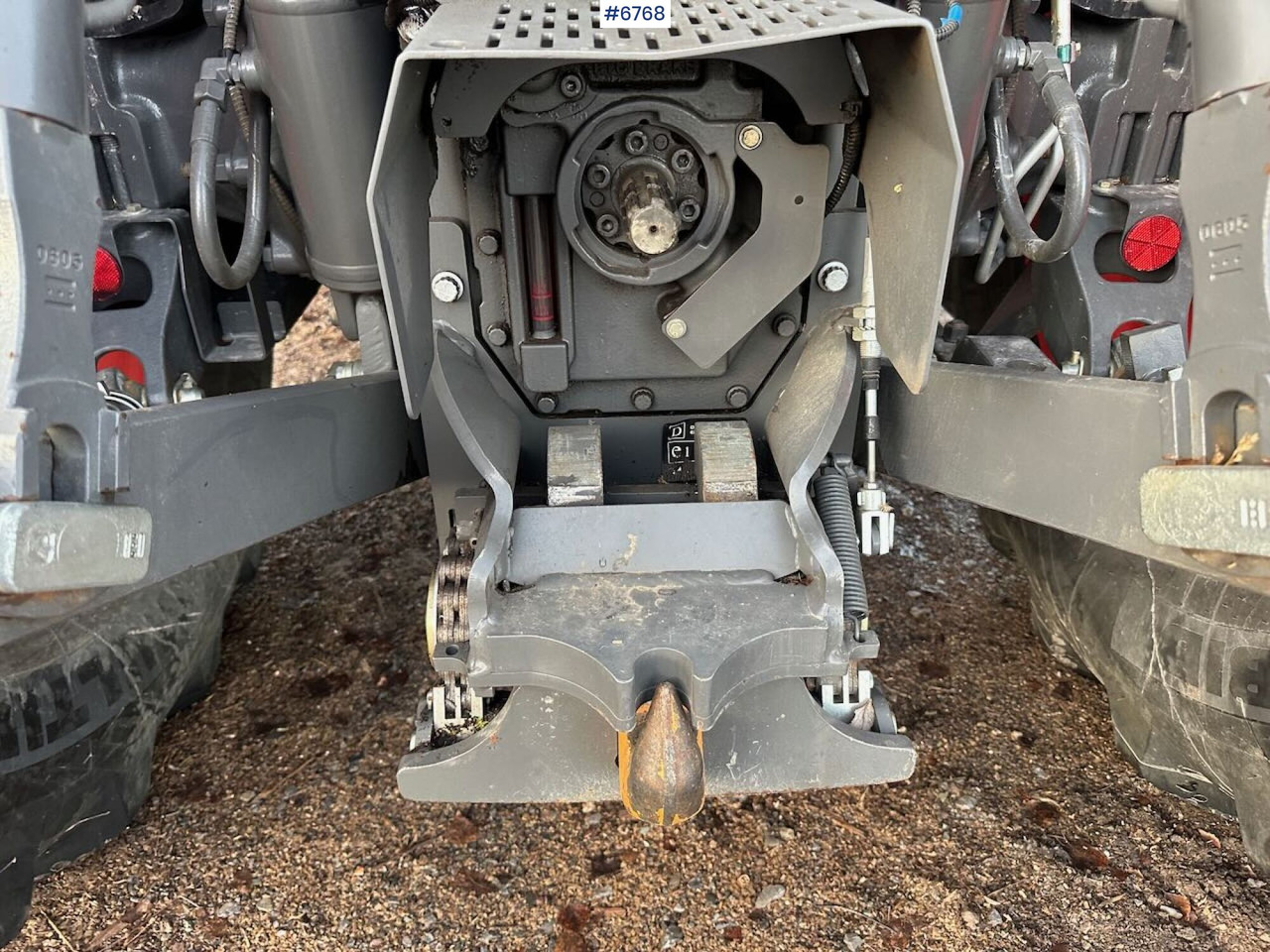 Farm tractor 2017 Claas Arion 440 4x4 tractor w/ front loader, GPS setup and good tires. Low hours!: picture 21