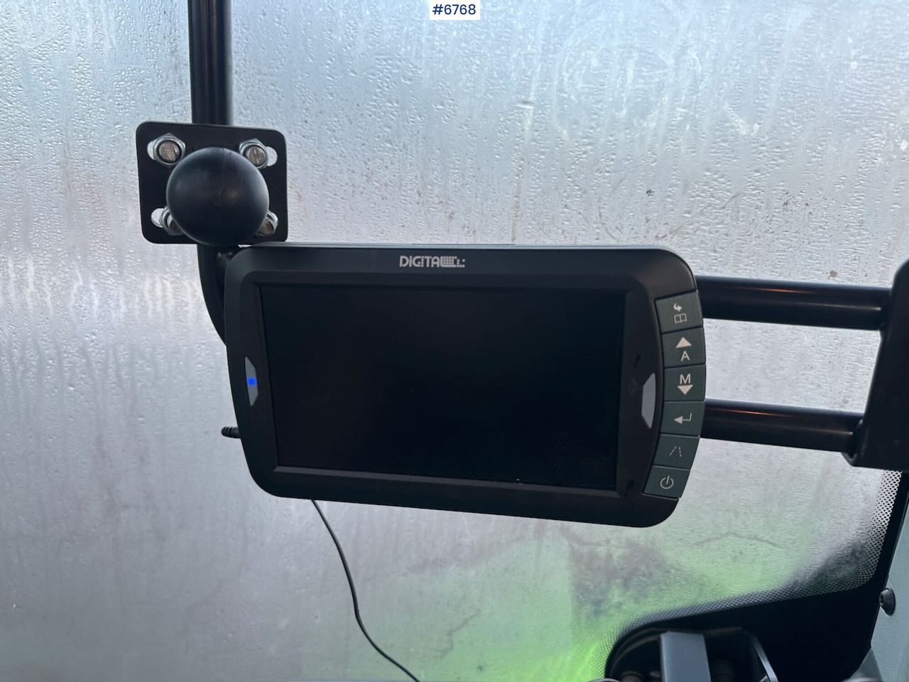 Farm tractor 2017 Claas Arion 440 4x4 tractor w/ front loader, GPS setup and good tires. Low hours!: picture 38