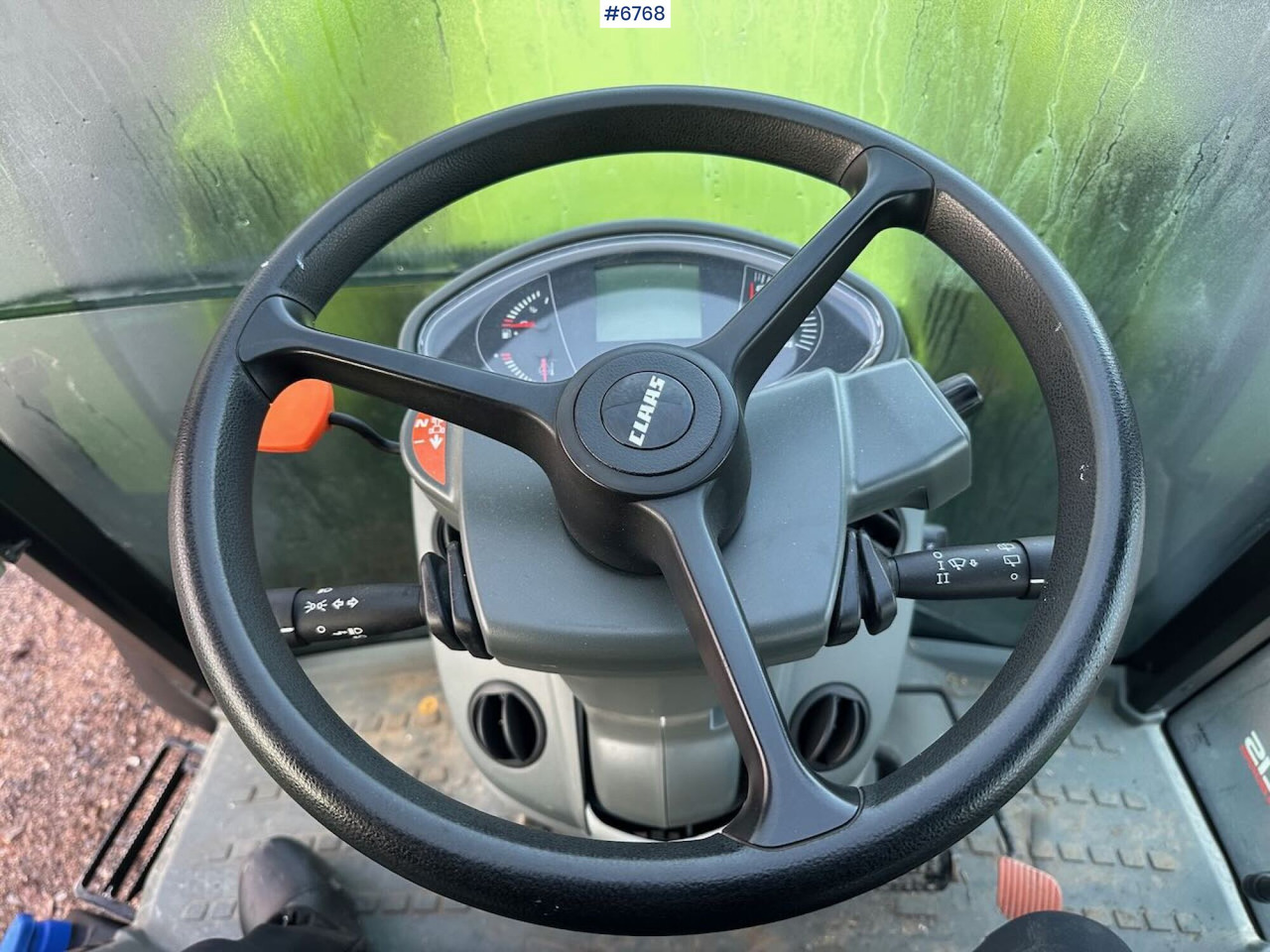 Farm tractor 2017 Claas Arion 440 4x4 tractor w/ front loader, GPS setup and good tires. Low hours!: picture 27