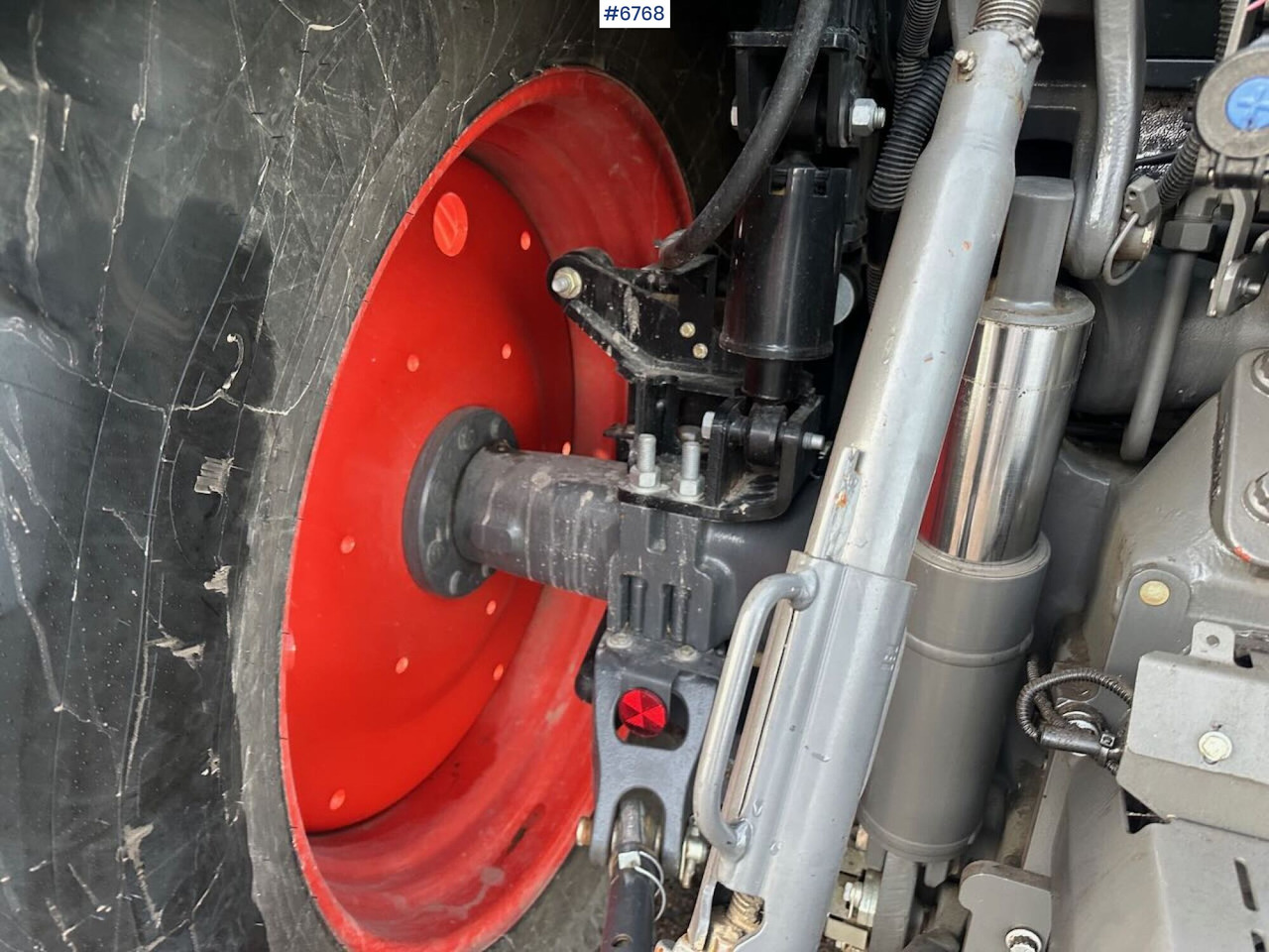 Farm tractor 2017 Claas Arion 440 4x4 tractor w/ front loader, GPS setup and good tires. Low hours!: picture 23