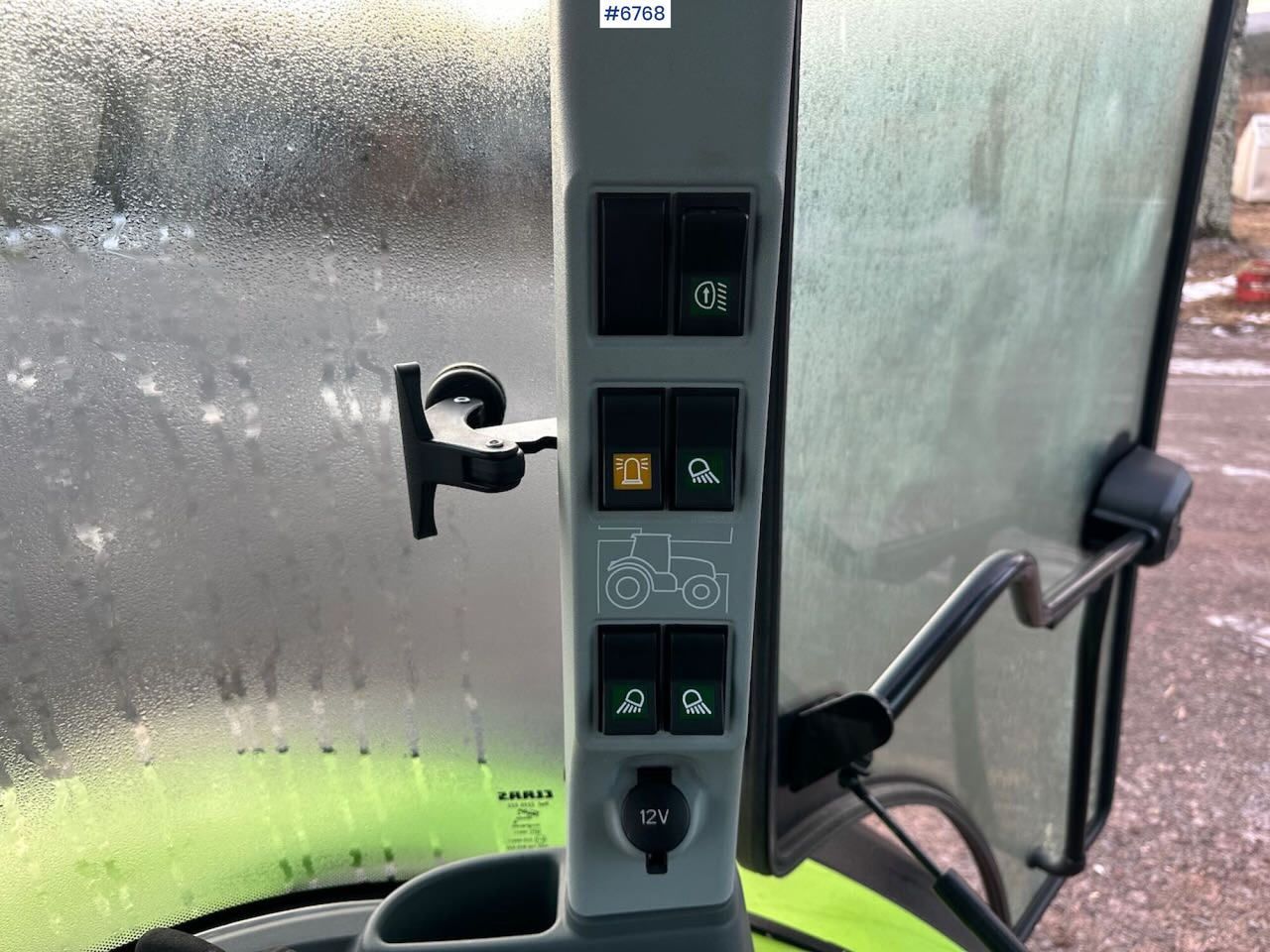 Farm tractor 2017 Claas Arion 440 4x4 tractor w/ front loader, GPS setup and good tires. Low hours!: picture 40