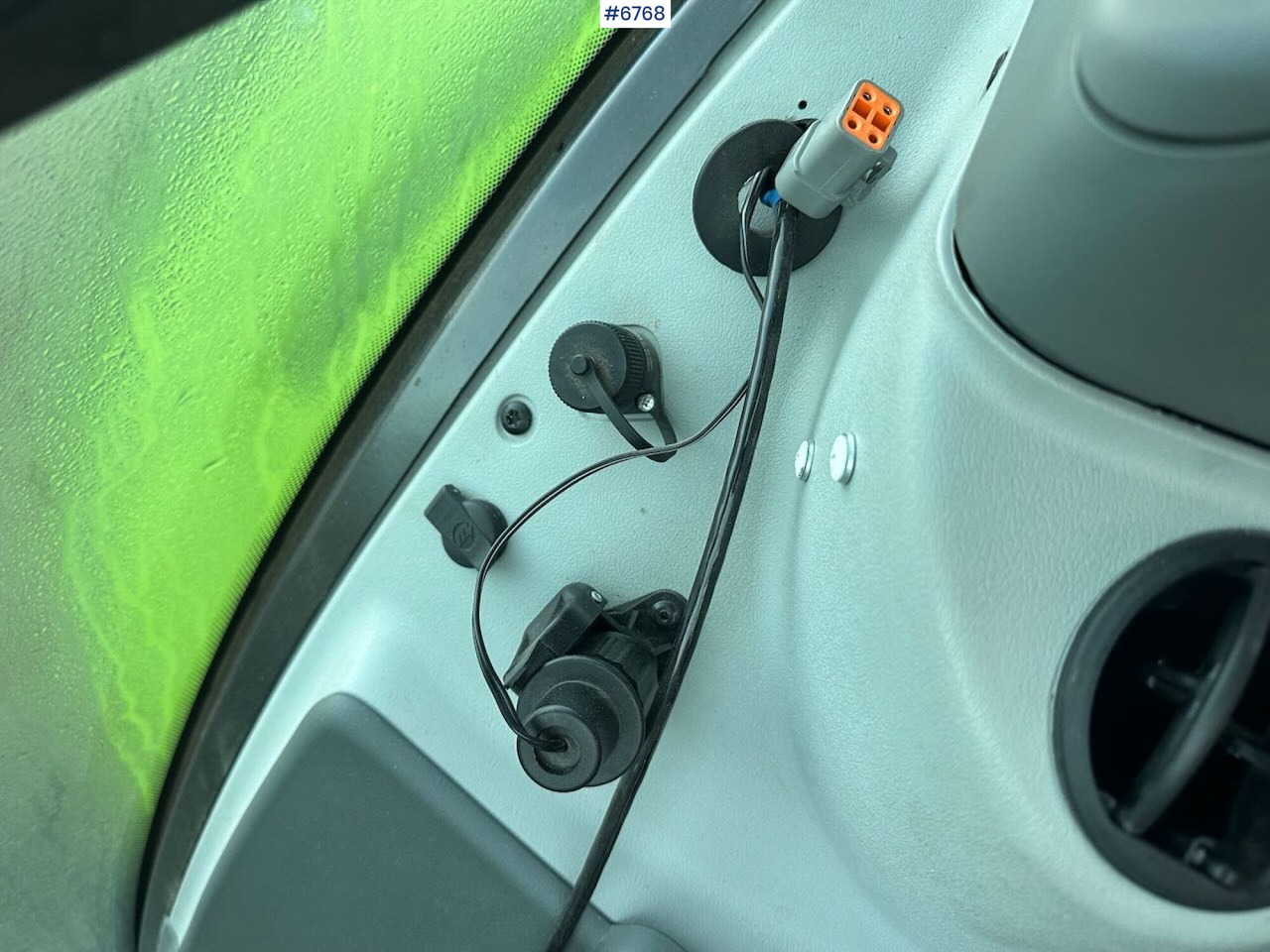 Farm tractor 2017 Claas Arion 440 4x4 tractor w/ front loader, GPS setup and good tires. Low hours!: picture 42