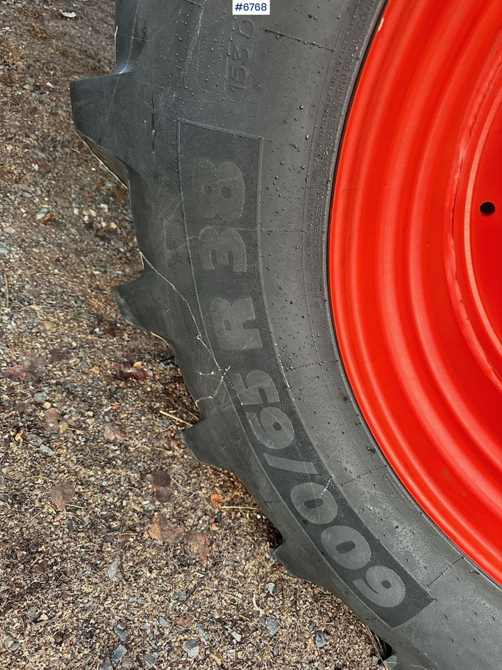 Farm tractor 2017 Claas Arion 440 4x4 tractor w/ front loader, GPS setup and good tires. Low hours!: picture 16