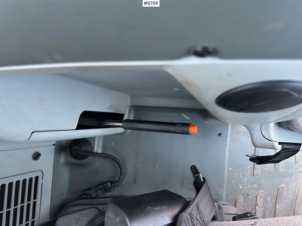 Farm tractor 2017 Claas Arion 440 4x4 tractor w/ front loader, GPS setup and good tires. Low hours!: picture 41