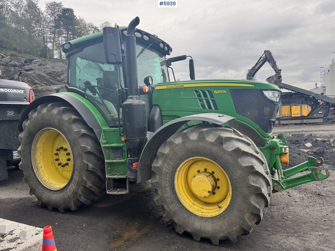 Farm tractor 2020 John Deere 6215R w/ Front PTO and hydraulics. 2 sets of tires.: picture 6 Farm tractor 2020 John Deere 6215R w/ Front PTO and hydraulics. 2 sets of tires.: picture 6