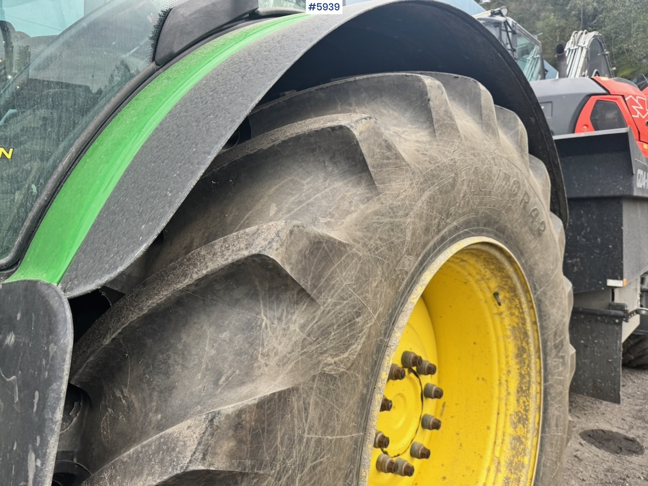 Farm tractor 2020 John Deere 6215R w/ Front PTO and hydraulics. 2 sets of tires.: picture 14 Farm tractor 2020 John Deere 6215R w/ Front PTO and hydraulics. 2 sets of tires.: picture 14