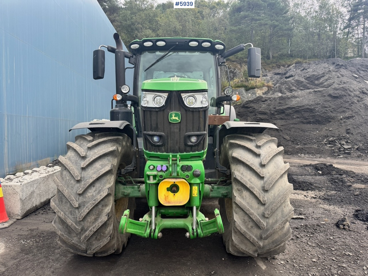 Farm tractor 2020 John Deere 6215R w/ Front PTO and hydraulics. 2 sets of tires.: picture 8 Farm tractor 2020 John Deere 6215R w/ Front PTO and hydraulics. 2 sets of tires.: picture 8