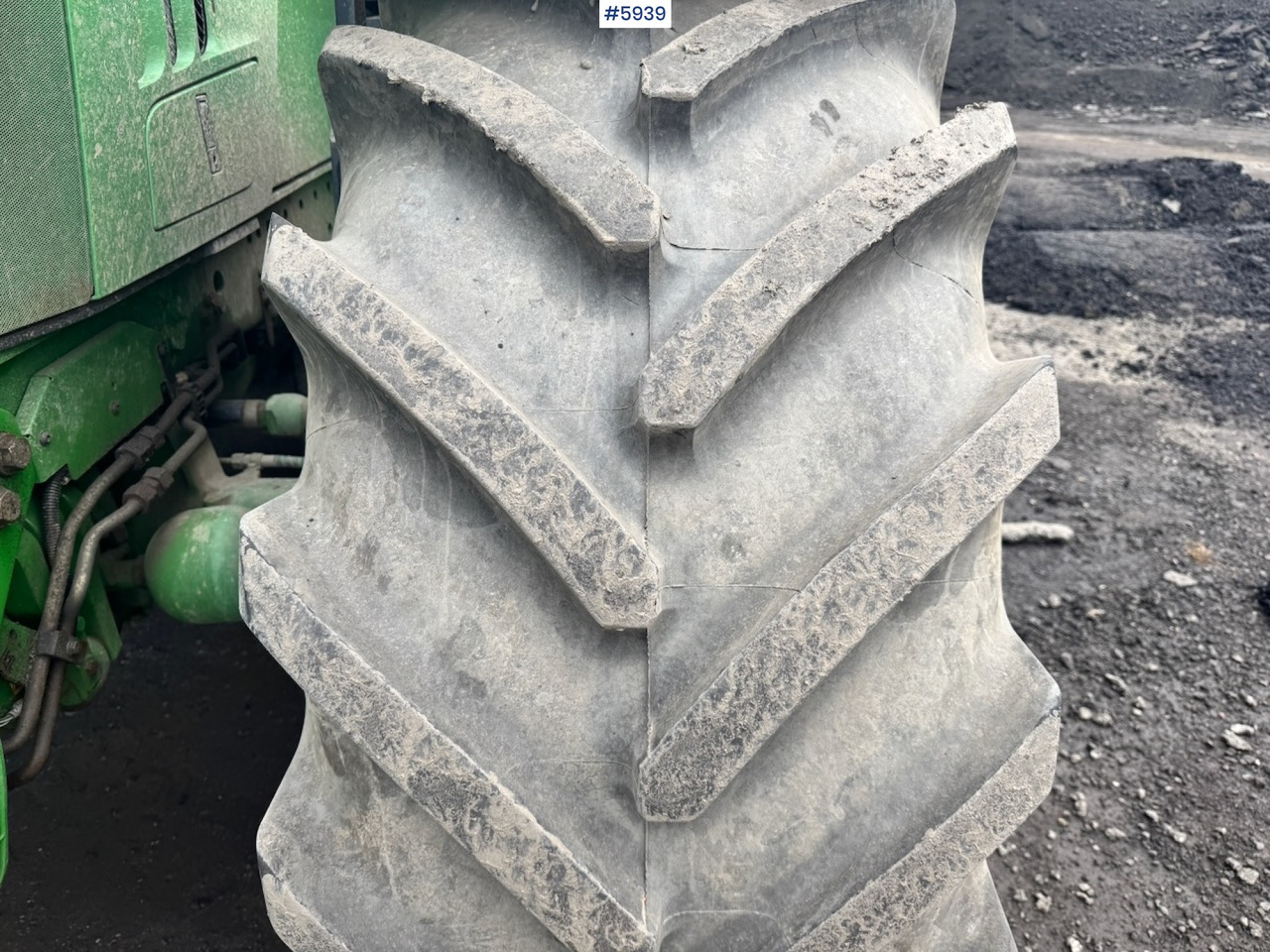 Farm tractor 2020 John Deere 6215R w/ Front PTO and hydraulics. 2 sets of tires.: picture 12 Farm tractor 2020 John Deere 6215R w/ Front PTO and hydraulics. 2 sets of tires.: picture 12