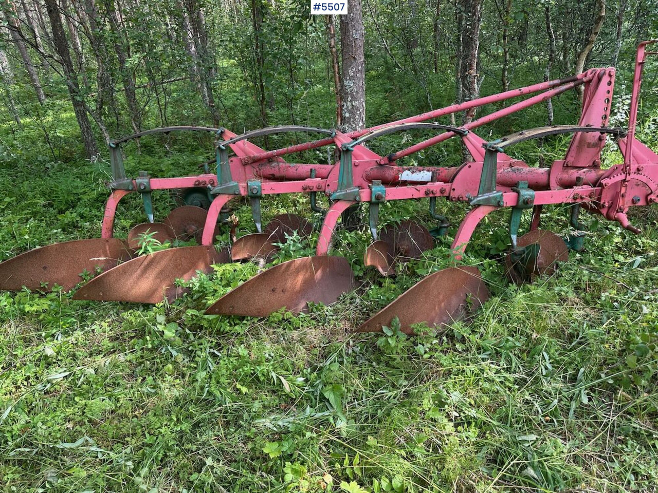 4-furrow conventional plow - Soil tillage equipment: picture 1 4-furrow conventional plow - Soil tillage equipment: picture 1