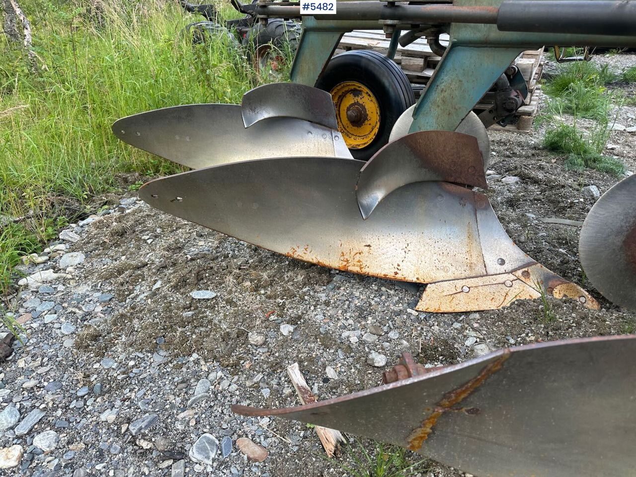 Øverum CV 398 H 3-furrow reversible plow - Soil tillage equipment: picture 5 Øverum CV 398 H 3-furrow reversible plow - Soil tillage equipment: picture 5
