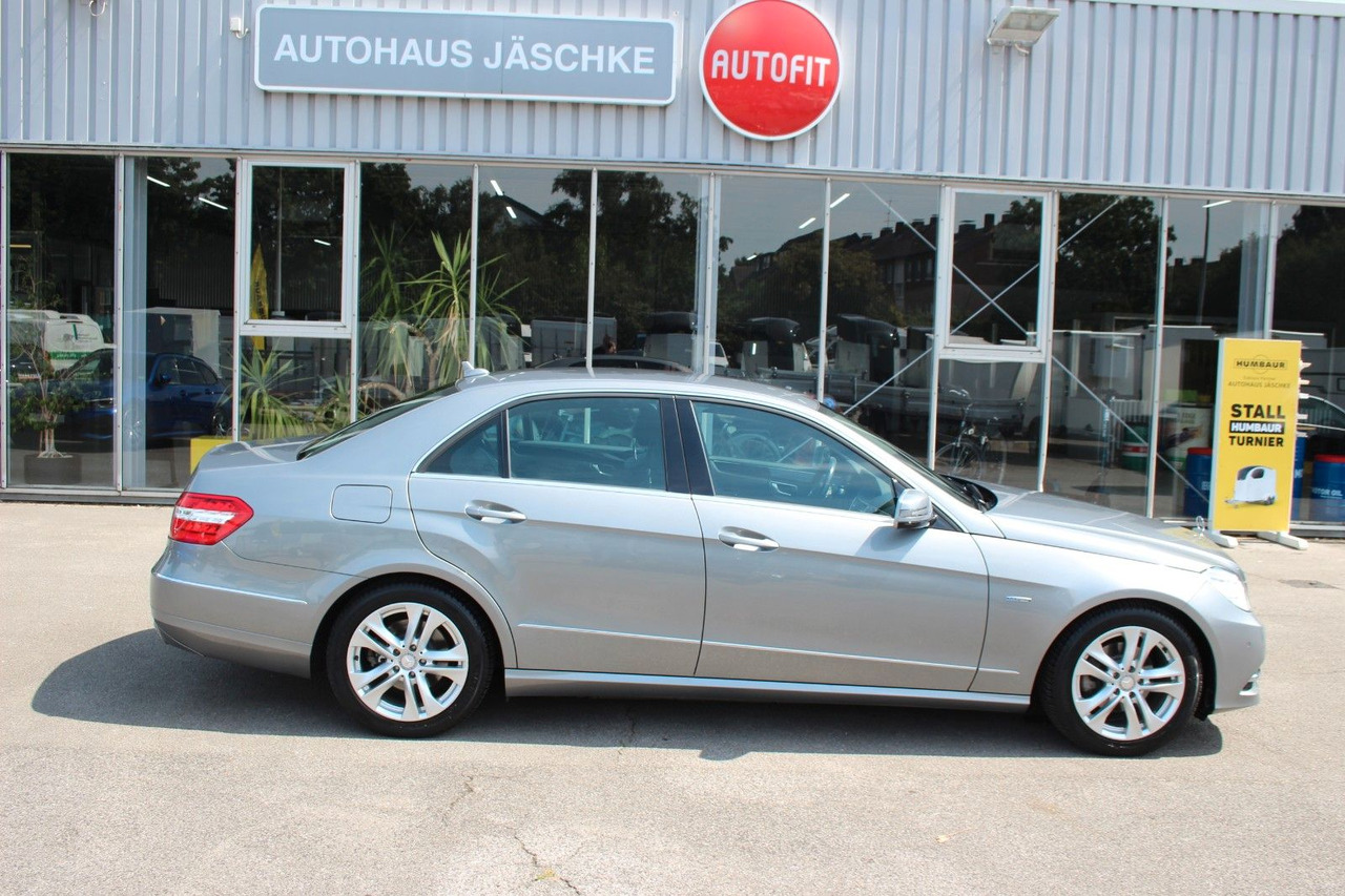 Mercedes-Benz CGI BlueEfficiency Avantgarde Automatik 59980 KM - Sedan: picture 2 Mercedes-Benz CGI BlueEfficiency Avantgarde Automatik 59980 KM - Sedan: picture 2