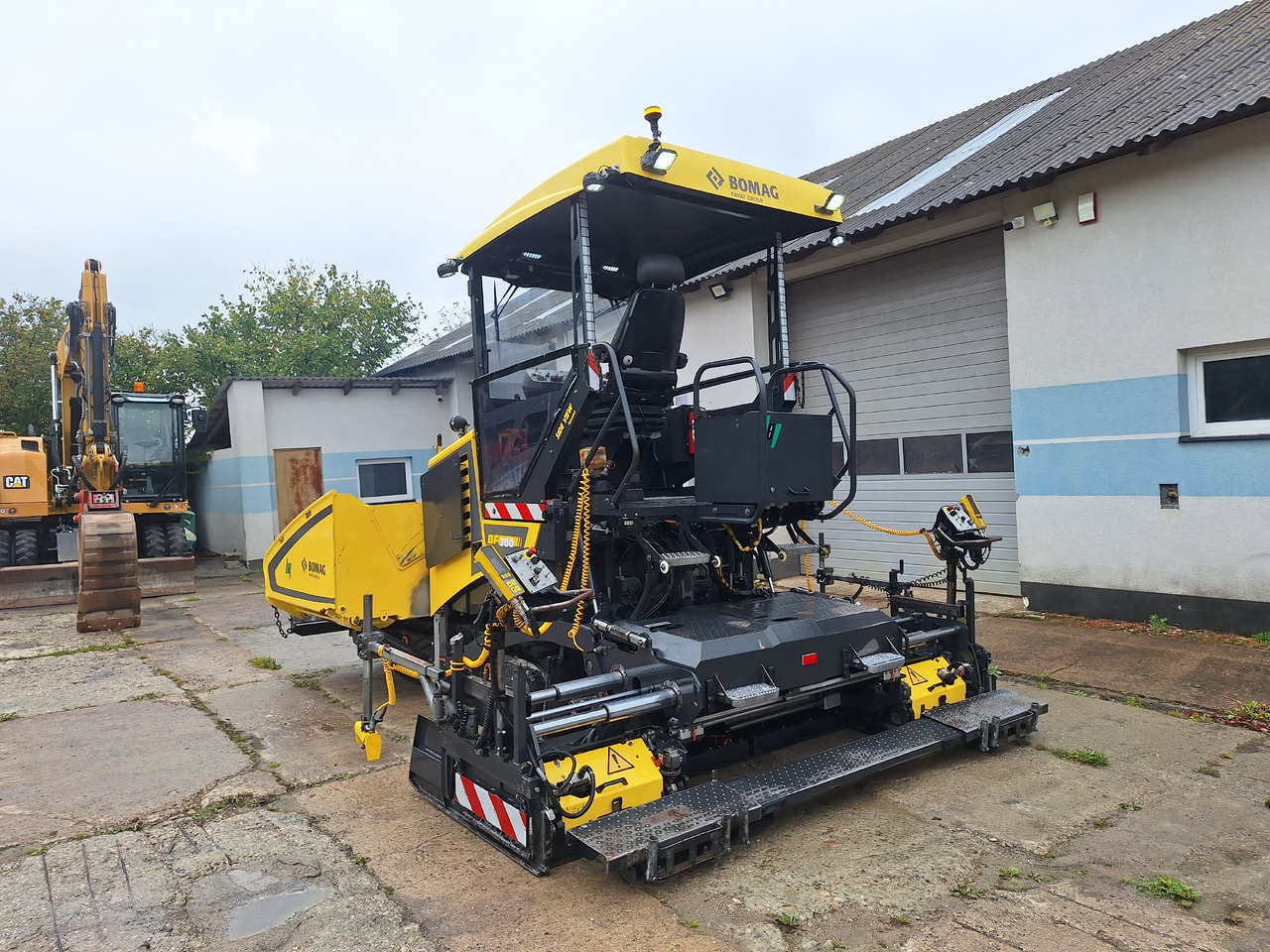 Bomag Bf 300C-3 - Asphalt paver: picture 4 Bomag Bf 300C-3 - Asphalt paver: picture 4