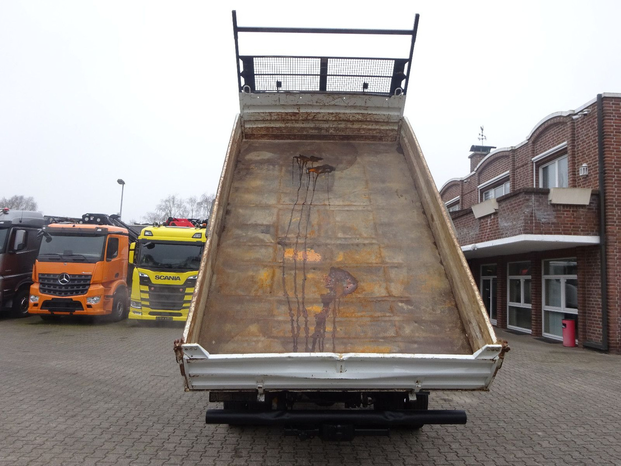 Iveco 80-120 Eurocargo MEILLER 3SKipper 4x2 - Tipper: picture 4 Iveco 80-120 Eurocargo MEILLER 3SKipper 4x2 - Tipper: picture 4