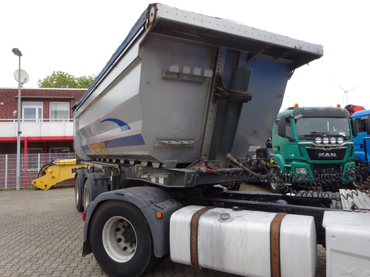 Kempf Kippauflieger ALU mit E-Abdeckplane 27m³ - Tipper semi-trailer: picture 4 Kempf Kippauflieger ALU mit E-Abdeckplane 27m³ - Tipper semi-trailer: picture 4