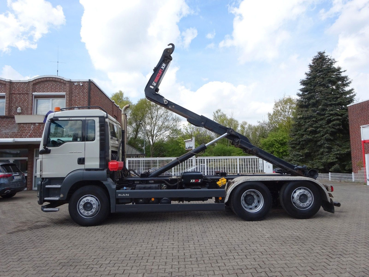 MAN 26.320 Multilift Abroller mit Lift+Lenkachse - Hook lift truck: picture 4 MAN 26.320 Multilift Abroller mit Lift+Lenkachse - Hook lift truck: picture 4
